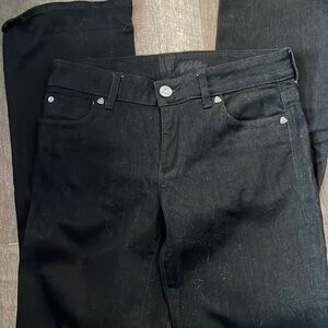 See size 4/ 28 inch  in Kut from cloth dark black bootcut jean